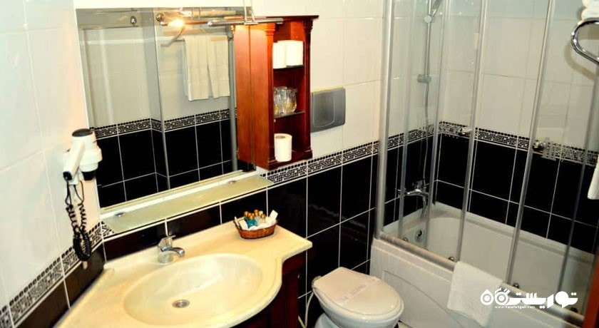 حمام و سرویس بهداشتی اتاق ها