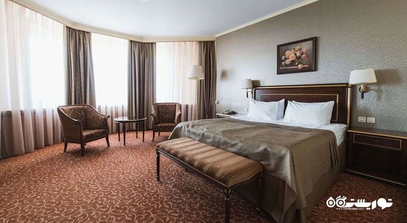 نمای تخت بزرگ اتاق دلوکس