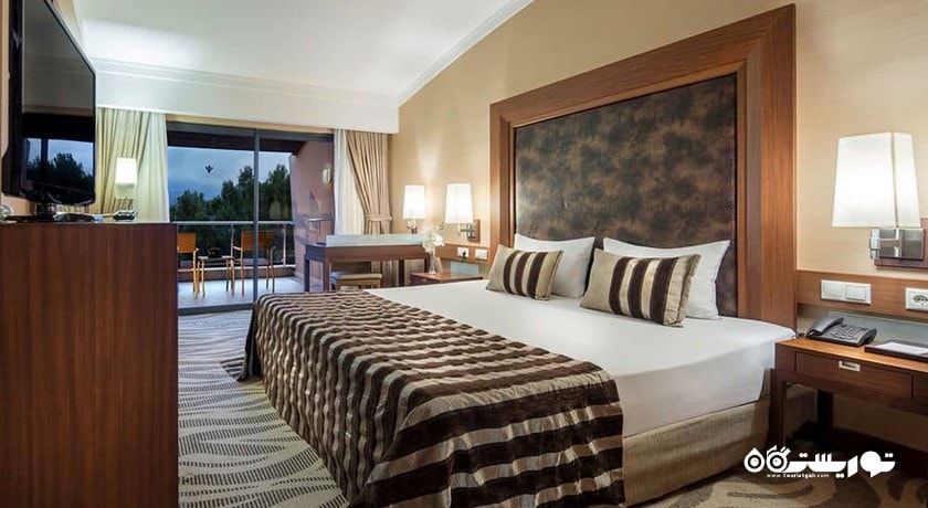 تخت بزرگ اتاق فمیلی تراس