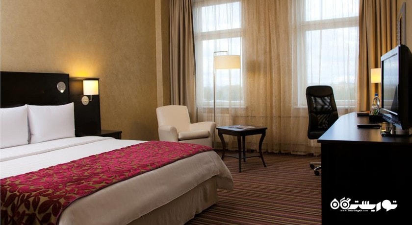 نمای تخت بزرگ اتاق دلوکس