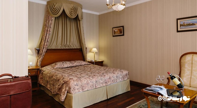 نمای تخت بزرگ اتاق سوپریور