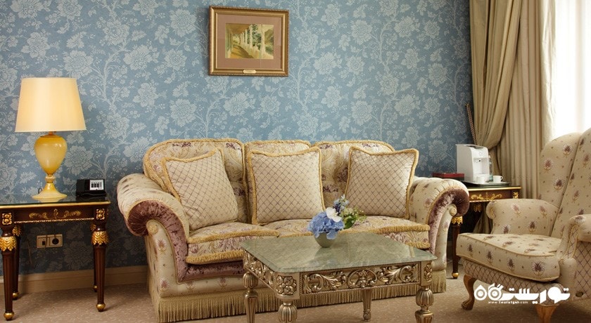 نمای تخت بزرگ اتاق دلوکس