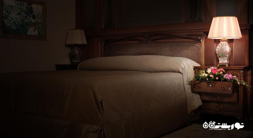 نمای تخت بزرگ سوئیت هتل