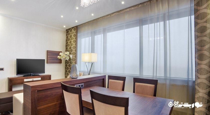 میز غذاخوری سوئیت استودیو
