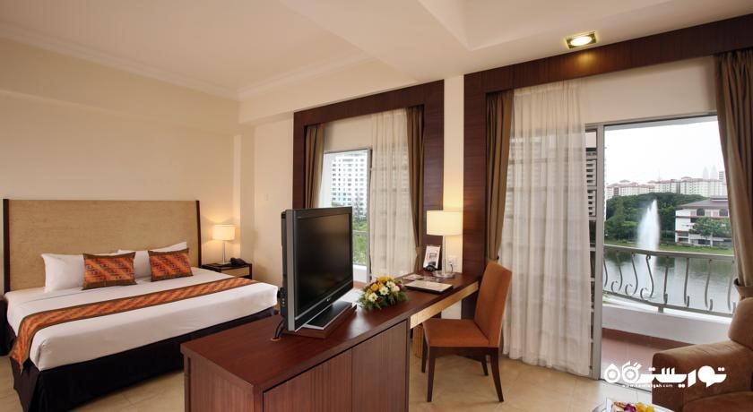 نمای تخت بزرگ سوئیت هتل