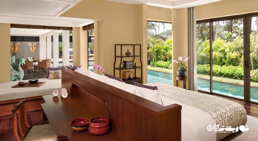 نمای تخت بزرگ ویلا دوخوابه