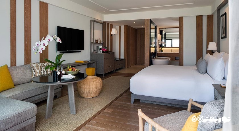 تخت بزرگ سوئیت با چشم انداز دریا