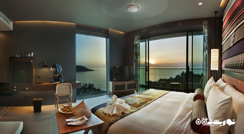 تخت بزرگ اتاق دلوکس کرنر