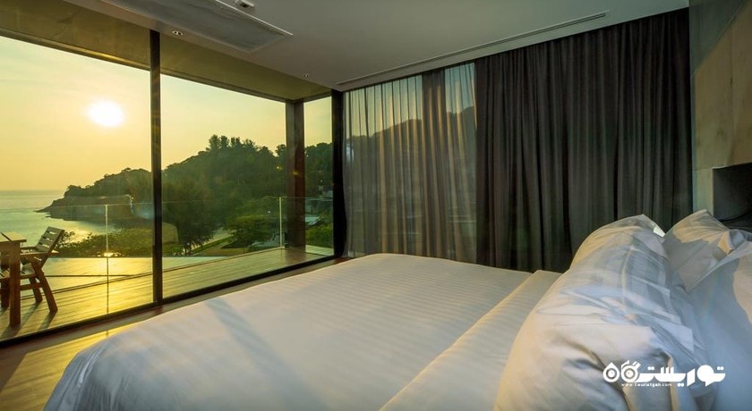 نمای تخت بزرگ ویلا دوخوابه