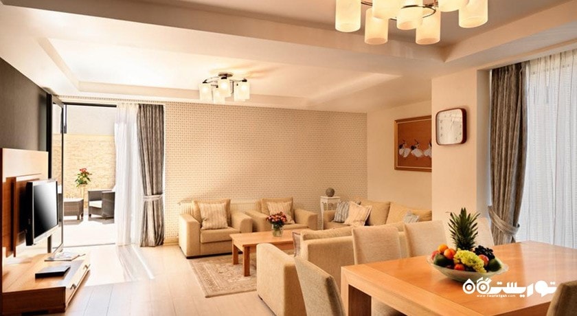 محوطه نشیمن کلبه سه خوابه