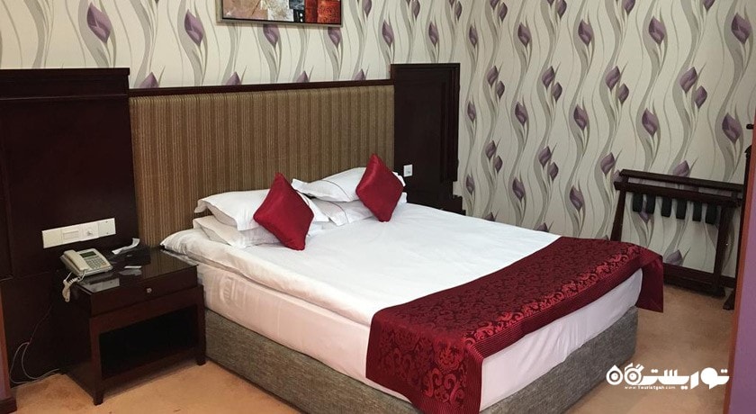 نمای تخت بزرگ سوئیت هتل