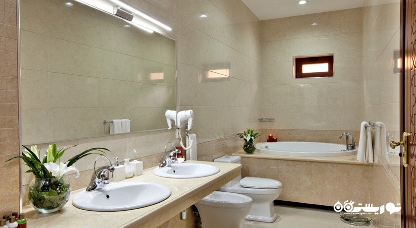 حمام و سرویس بهداشتی اتاق ها