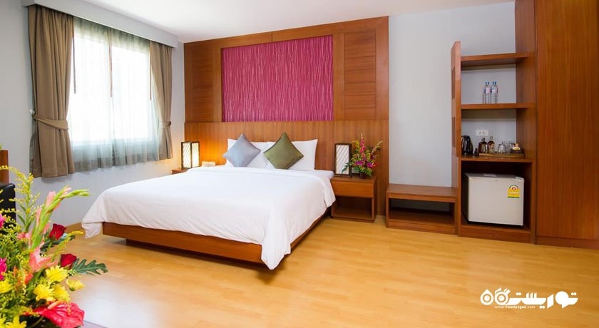 نمای تخت بزرگ اتاق دلوکس