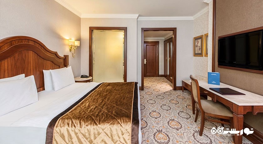 نمای تخت بزرگ اتاق اگزکیوتیو