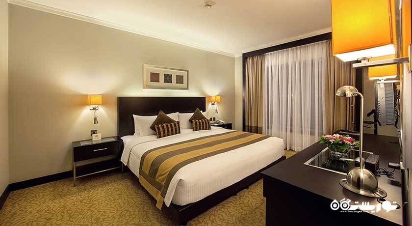 نمای تخت بزرگ اتاق پرمیر کلاب