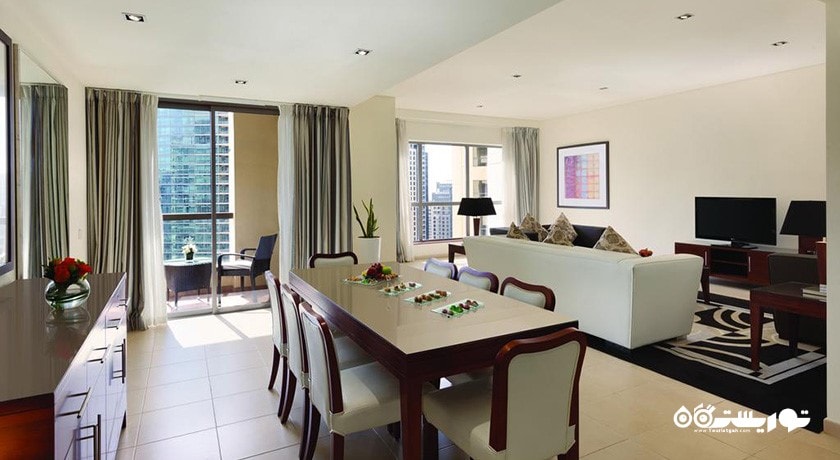 میز غذاخوری آپارتمان سه خوابه