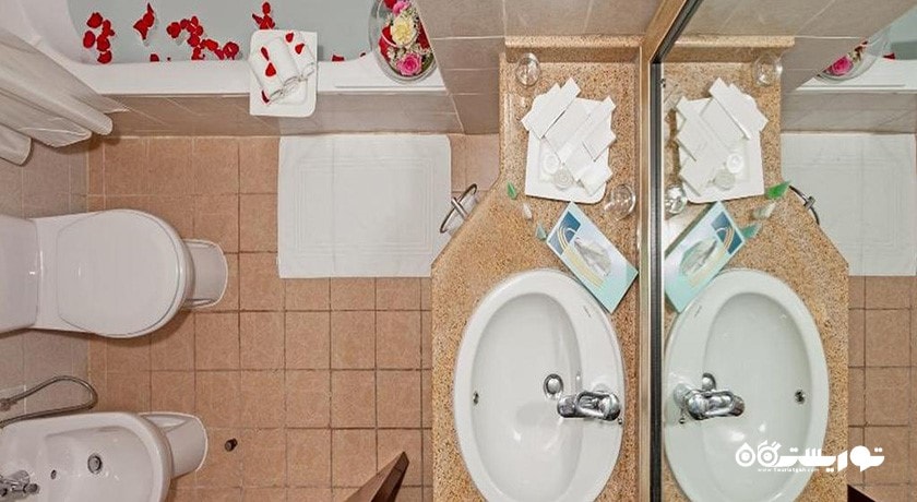 حمام و سرویس بهداشتی اتاق ها