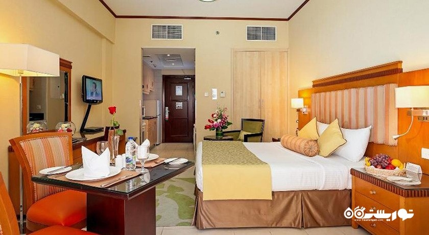 نمای تخت بزرگ استودیو دلوکس