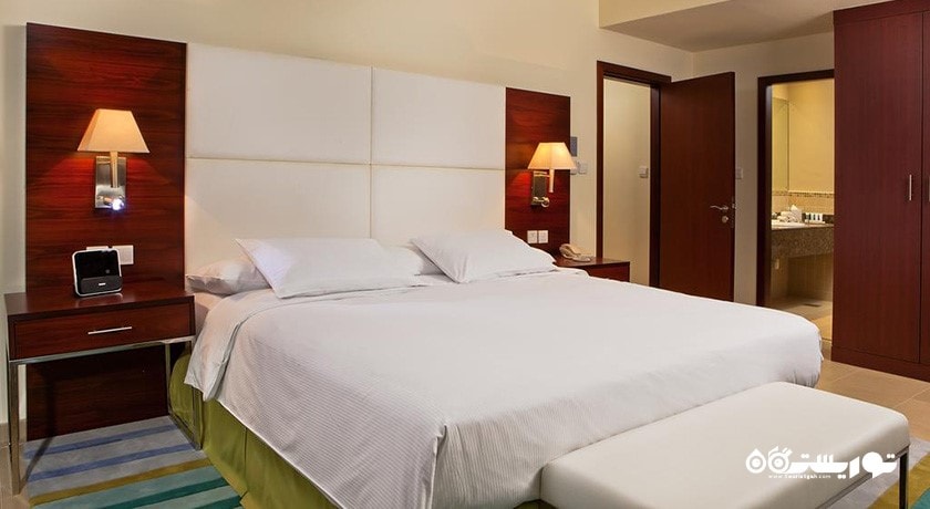 نمای تخت بزرگ آپارتمان دوخوابه