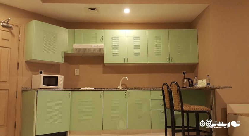 نمای آشپزخانه سوئیت استودیو