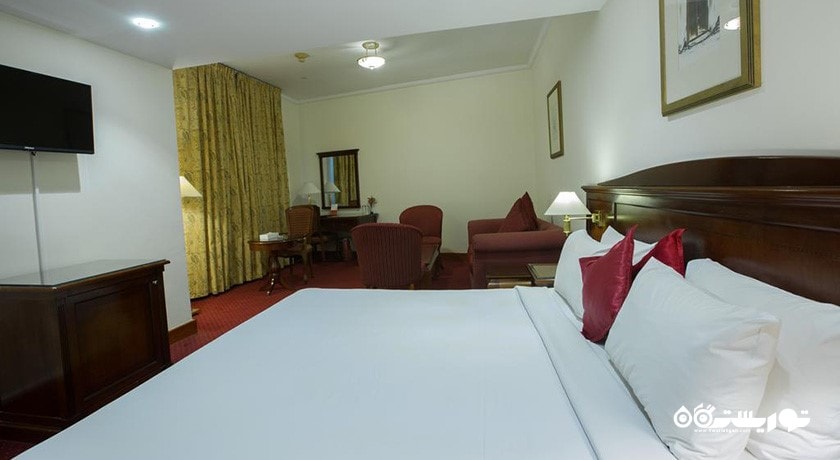 نمای تخت بزرگ اتاق اگزکیوتیو