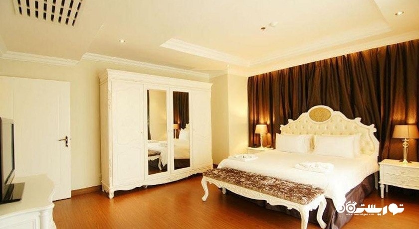 نمای تخت بزرگ سوئیت دوخوابه