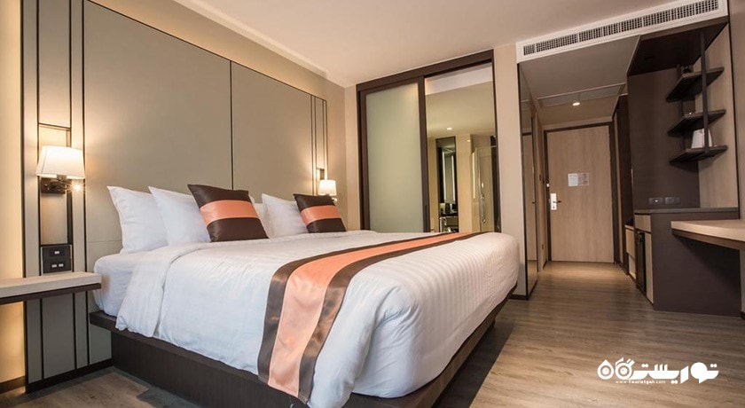 نمای تخت بزرگ اتاق دلوکس