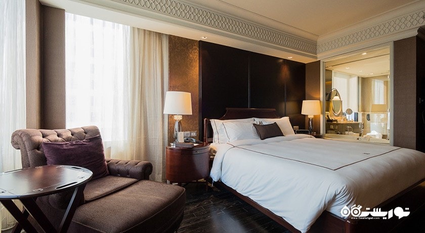 نمای تخت بزرگ اتاق اگزکیوتیو
