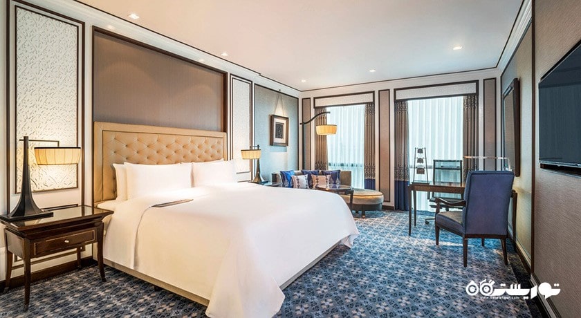 نمای تخت بزرگ اتاق کلاب