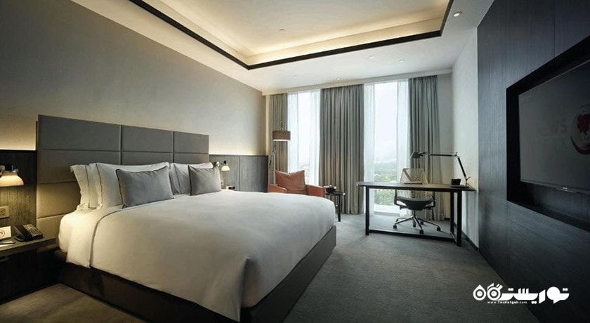 نمای تخت بزرگ اتاق اگزکیوتیو
