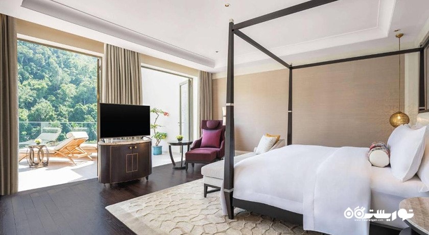 نمای تخت بزرگ سوئیت هتل