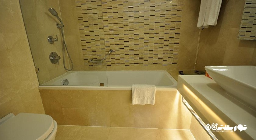 حمام و سرویس بهداشتی اتاق ها