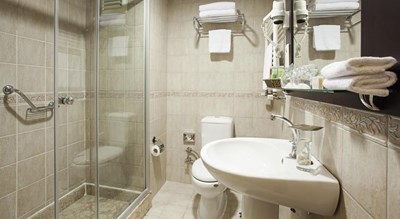 حمام و سرویس بهداشتی اتاق ها