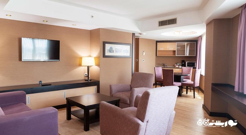 محوطه نشیمن سوئیت کرنر