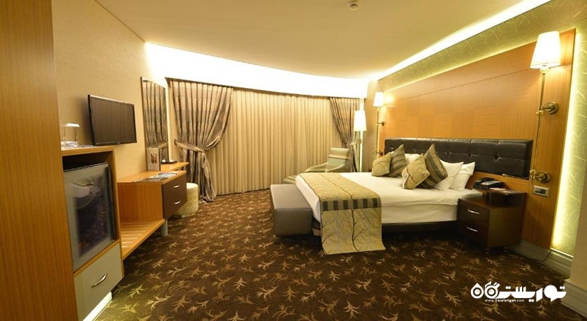 نمای تخت بزرگ سوئیت هتل