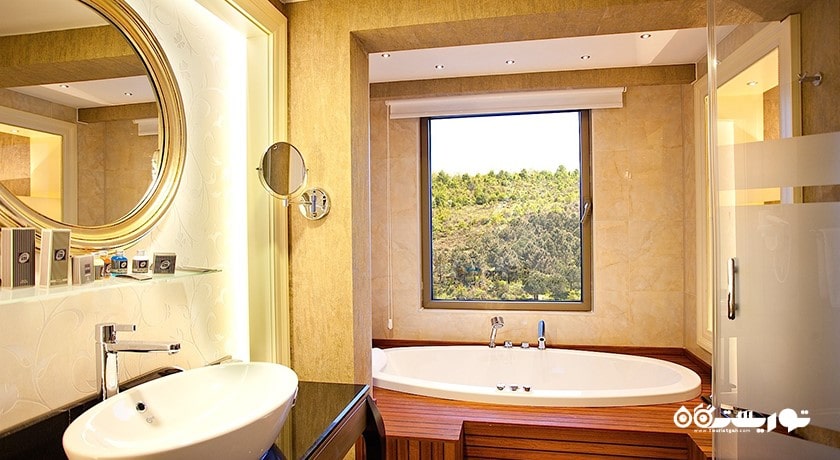 حمام و سرویس بهداشتی اتاق ها