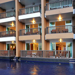 اتاق با دسترسی به استخر