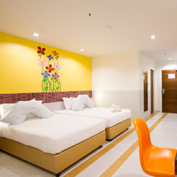 اتاق دلوکس با چشم انداز استخر