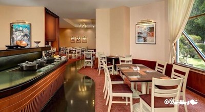 رستوران رستوران و بارهای هتل لنسن پلس بوکیت سیلون شهر کوالالامپور 