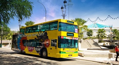 سرگرمی اتوبوس های کی ال هوپ آن هوپ آف شهر مالزی کشور کوالالامپور