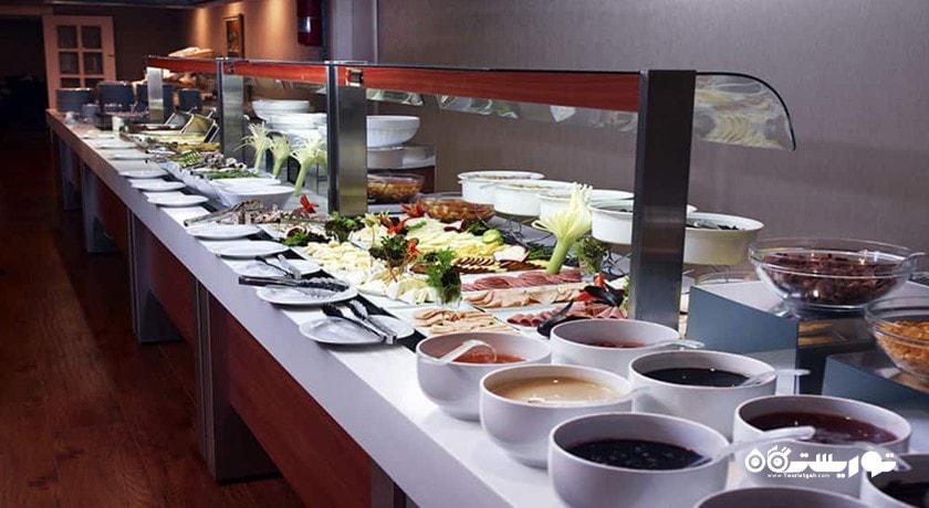 نمای بوفه سالن صبحانه کاملیا