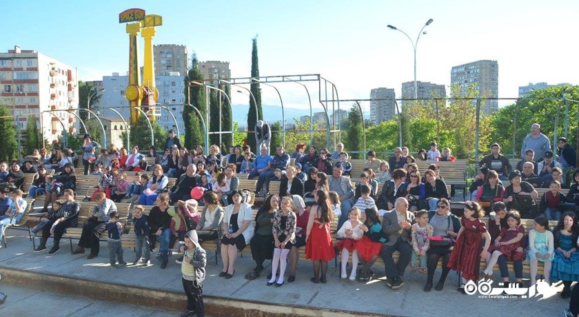 پارک رز رولوشن -  شهر تفلیس