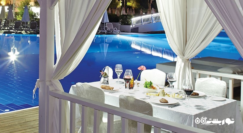 آلاچیق کنار استخر رستوران کابانا