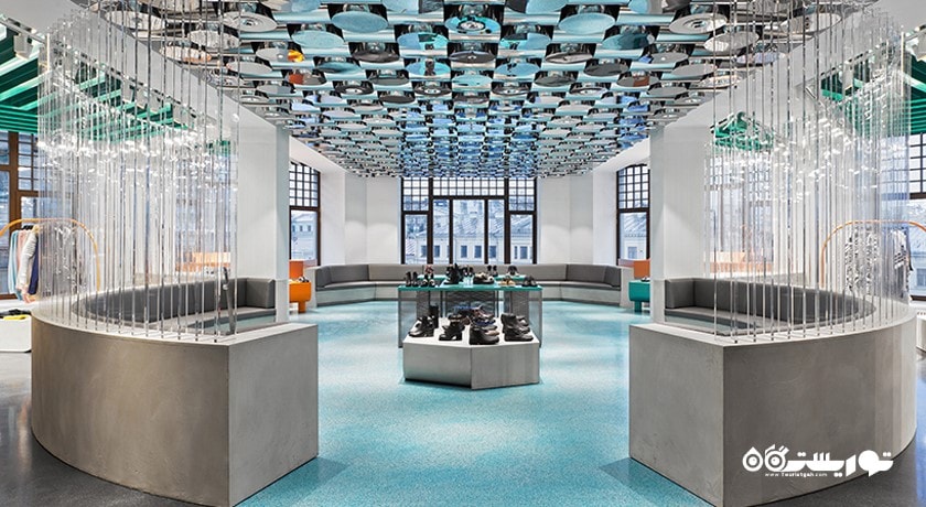 مرکز خرید آ پونت روش شهر روسیه کشور سن پترزبورگ