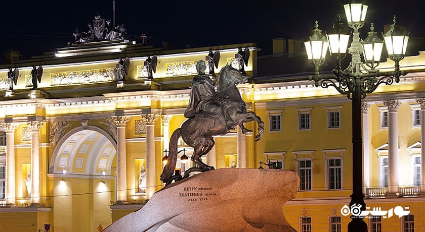  میدان سنا (تندیس سوارکار برنزی) شهر روسیه کشور سن پترزبورگ
