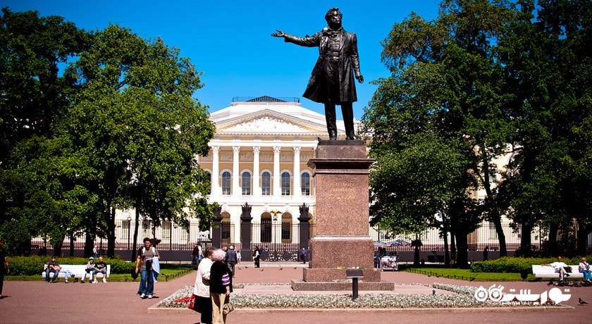  تندیس الکساندر پوشکین در میدان هنر شهر روسیه کشور سن پترزبورگ