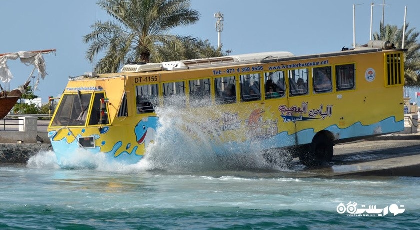 سرگرمی قایق و کشتی سواری در خور دبی شهر امارات متحده عربی کشور دبی
