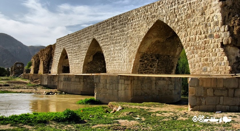  پل شکسته شاپوری شهرستان لرستان استان خرم آباد