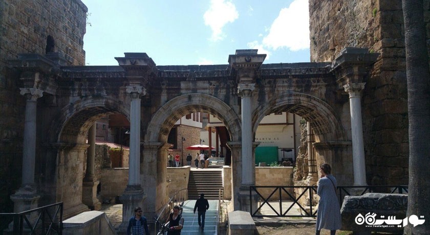  دروازه هادریان - هادرینز گیت شهر ترکیه کشور آنتالیا