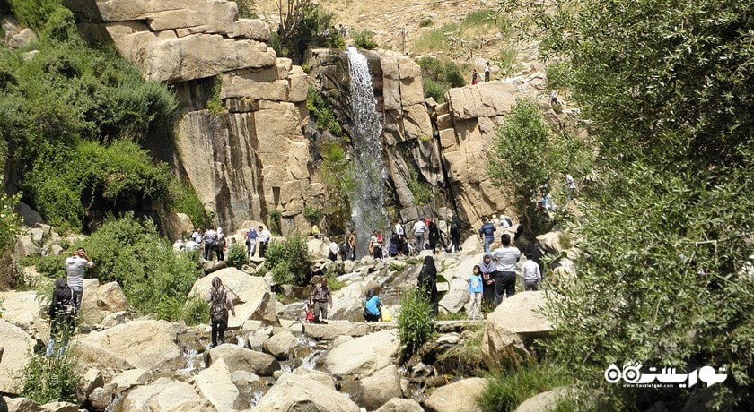  آبشار گنجنامه شهرستان همدان استان همدان